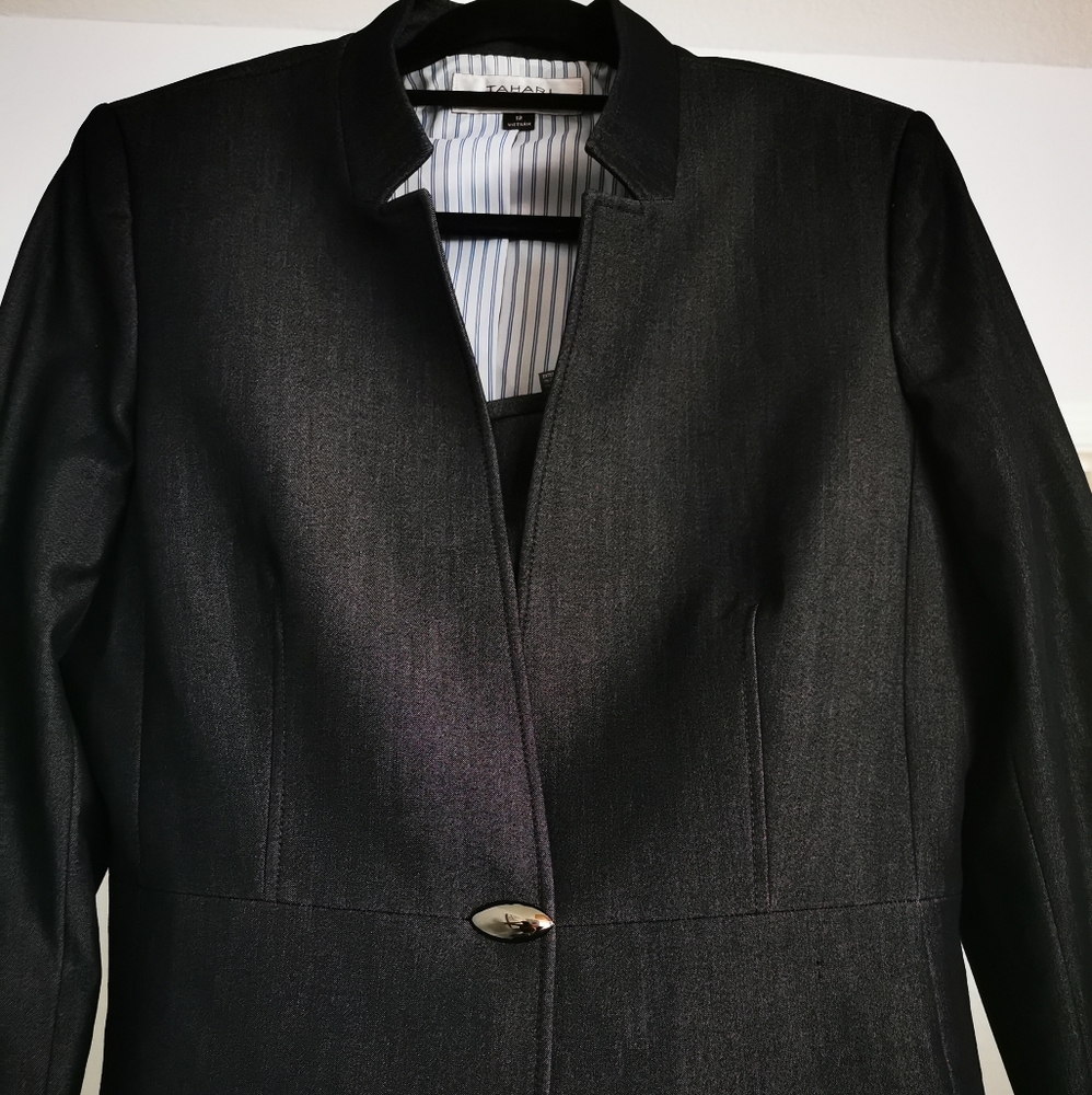 Tahari Skirt Suit Dark Gray NEVER WORN BEFORR